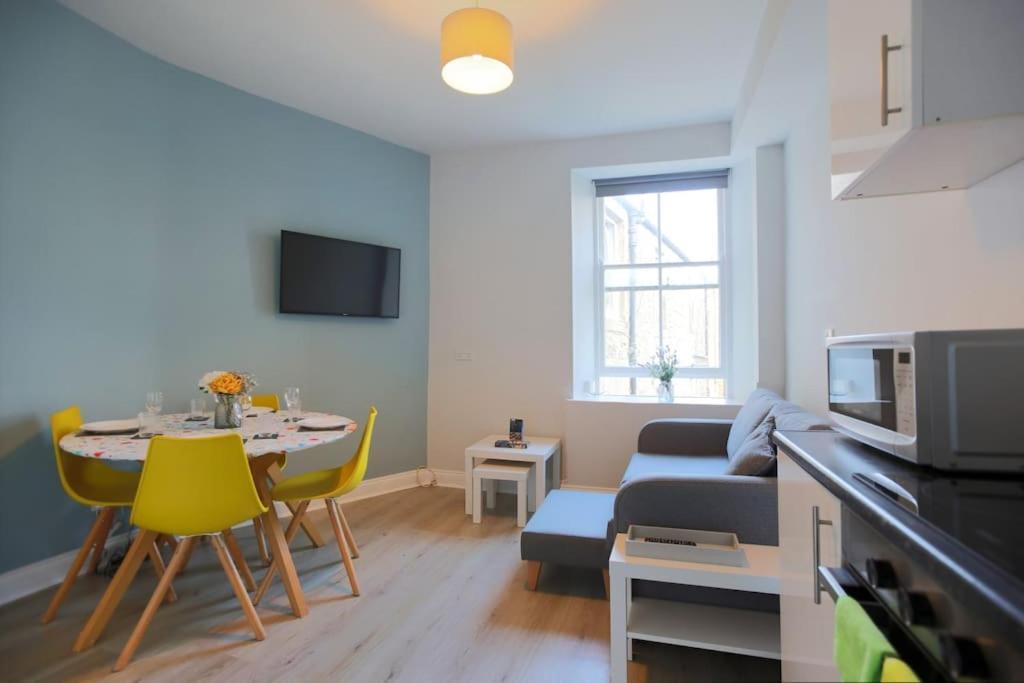 Cosy & Broughton 2br Near Centre Appartement